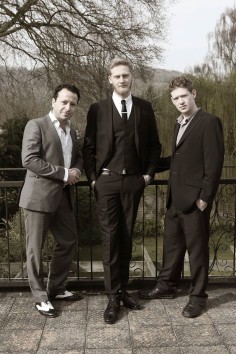 Gypsy Jazz trio - David Delarre, Pete Thomas, Tommy Weetman