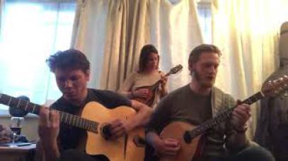Pete Thomas playing Irish folk music classic Si Bheag, Si Mhor
